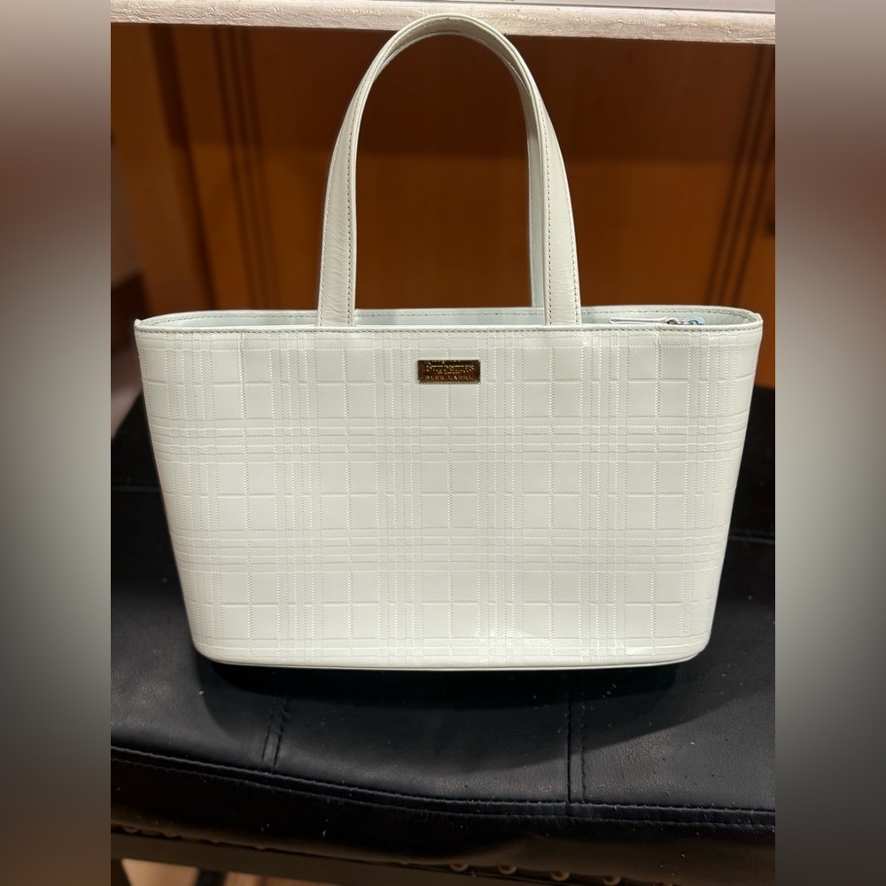 Burberry Patent Leather in Excellent Condition